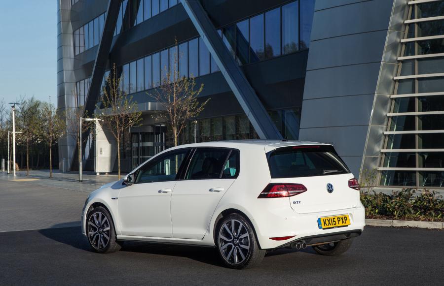  Volkswagen Golf GTE 2015 года  (UK) (фото 17 из 22)